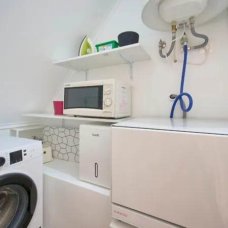 Renewed Alfama Gem With Ac, By Timecooler Apartman