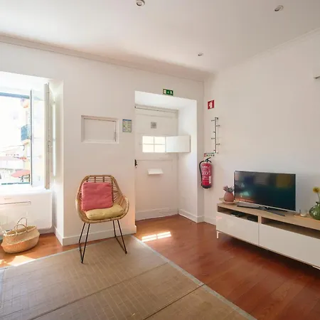 Апартаменты Renewed Alfama Gem With Ac, By Timecooler *