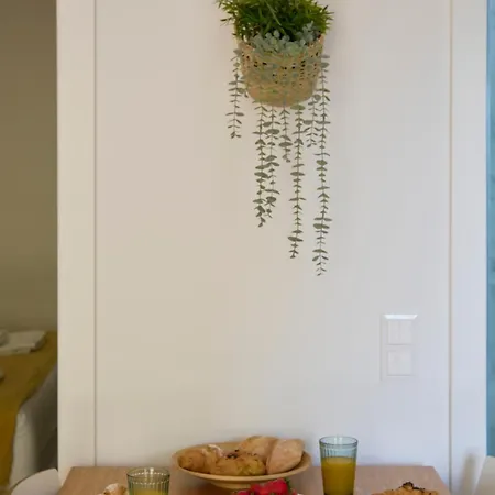 Renewed Alfama Gem With Ac, By Timecooler