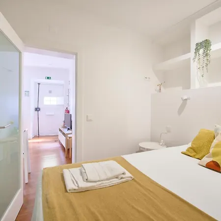 Renewed Alfama Gem With Ac, By Timecooler Apartman